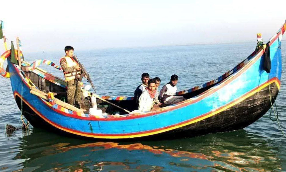 ৯ বাংলাদেশি জেলেকে ধরে নিয়ে গেছে আরাকান আর্মি