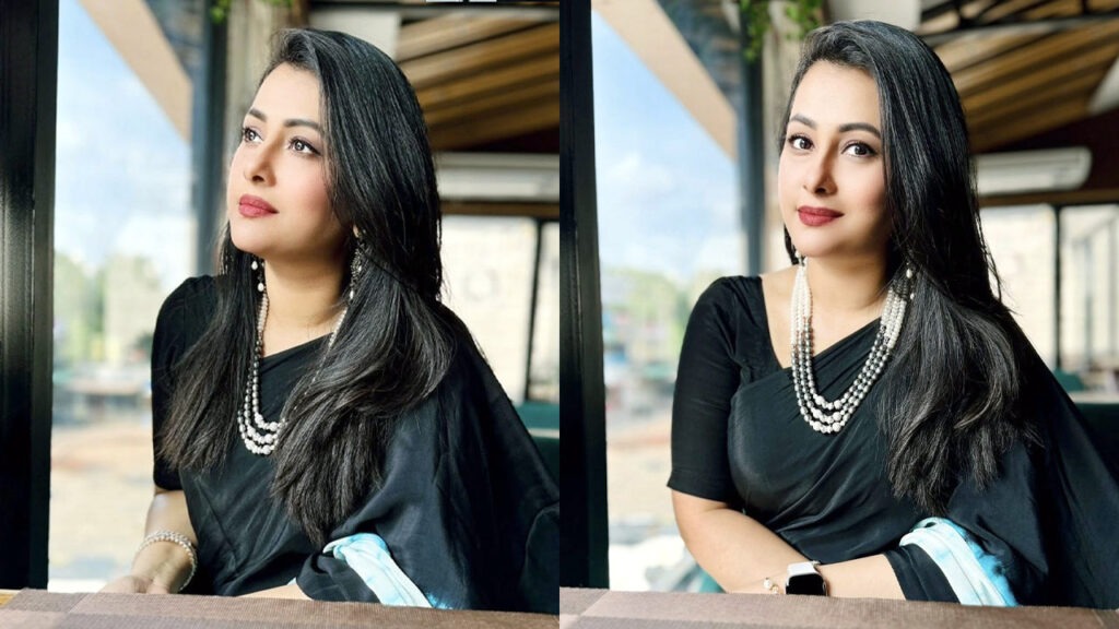 গ্ল্যামারে ভরপুর পূর্ণিমার কালো শাড়ির লুক ভাইরাল