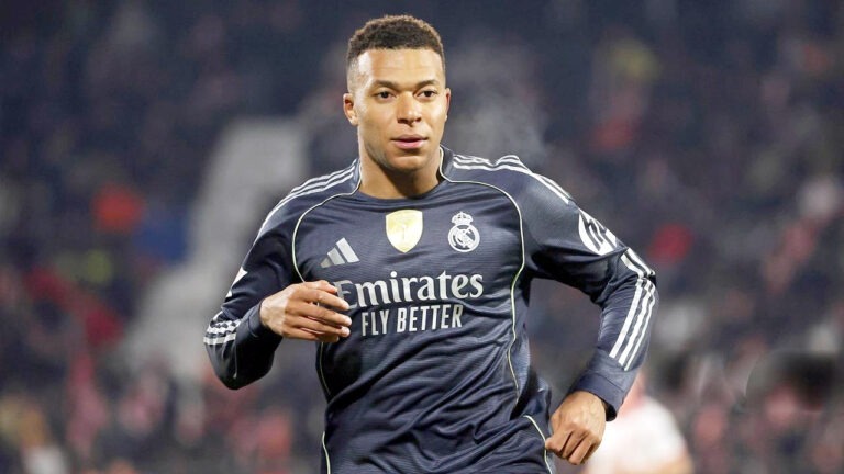 রোনালদোর বিরল রেকর্ড স্পর্শ করলেন এমবাপে