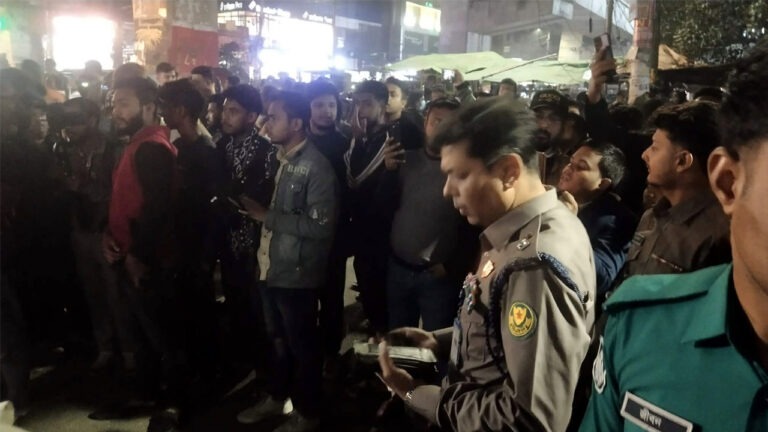 মগবাজারে ককটেল বিস্ফোরণ, যুবক নিহত