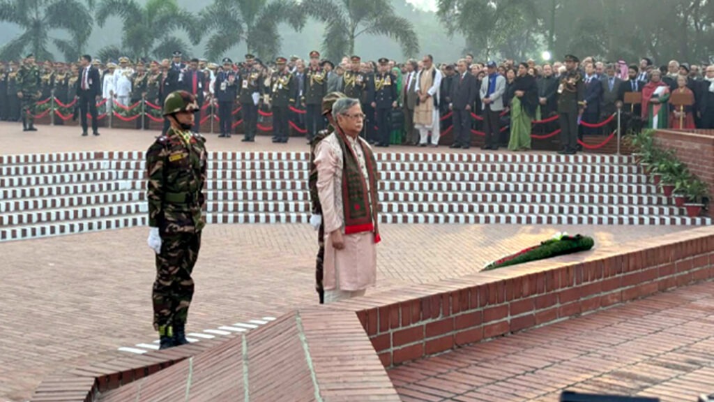 বিজয় দিবসে স্মৃতিসৌধে রাষ্ট্রপতির শ্রদ্ধা