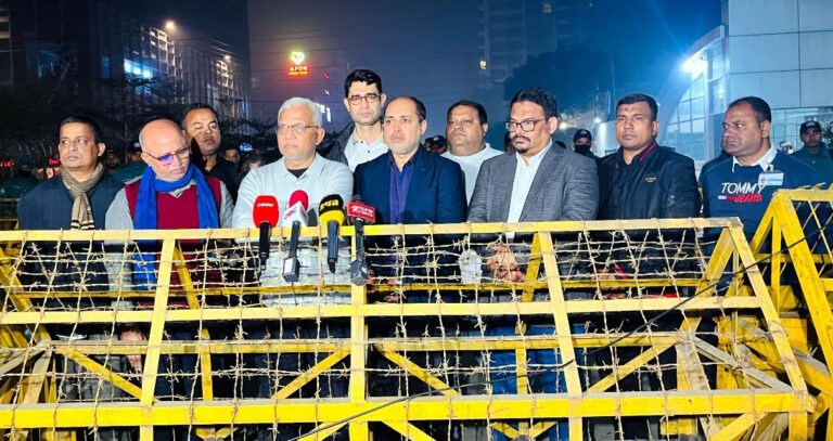 খালেদা জিয়া সংকটময় মুহূর্ত পার করছেন: ডা. জাহিদ