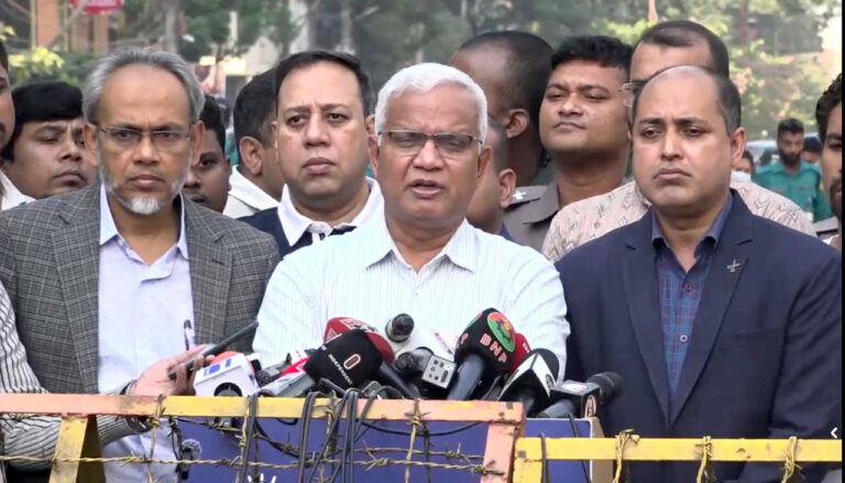 খালেদা জিয়ার শারীরিক অবস্থা আগের মতোই স্থিতিশীল : জাহিদ