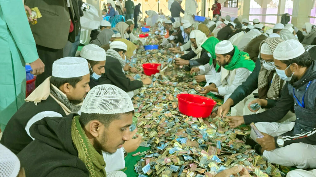 পাগলা মসজিদের দানবাক্সে মিলল ৩৫ বস্তা টাকা, চলছে গণনা