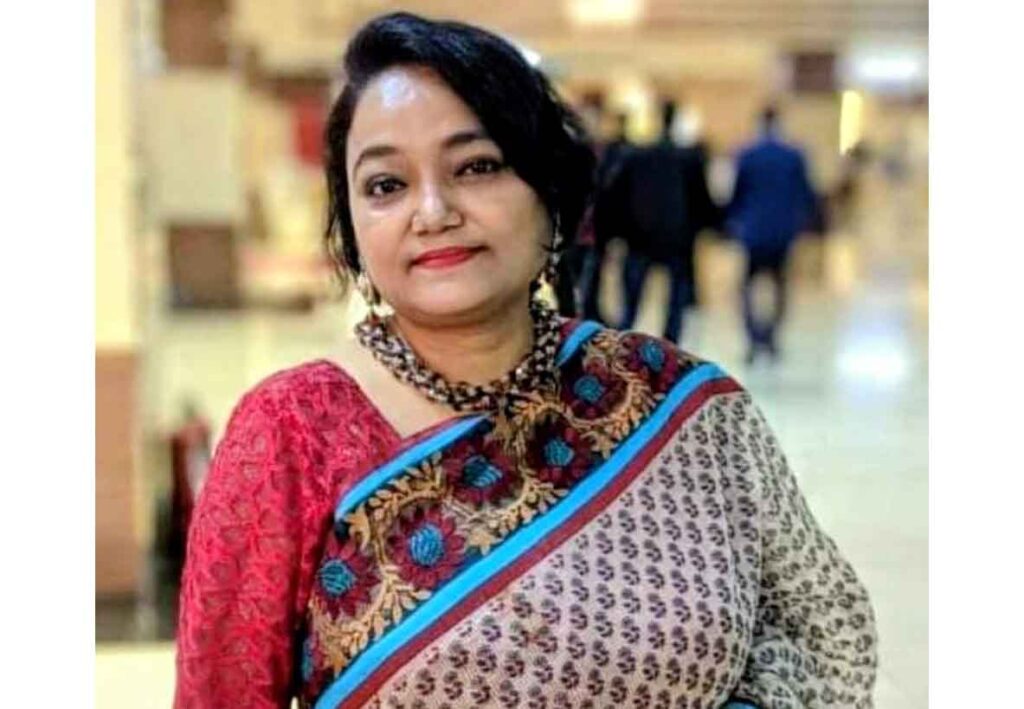 সুরকন্যা আহমাদ মায়া’র পিএইচডি ডিগ্রি লাভ