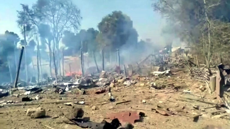 মিয়ানমারে বিয়ে ও দোয়া মাহফিলে জান্তার বিমান হামলা, নিহত ২৭