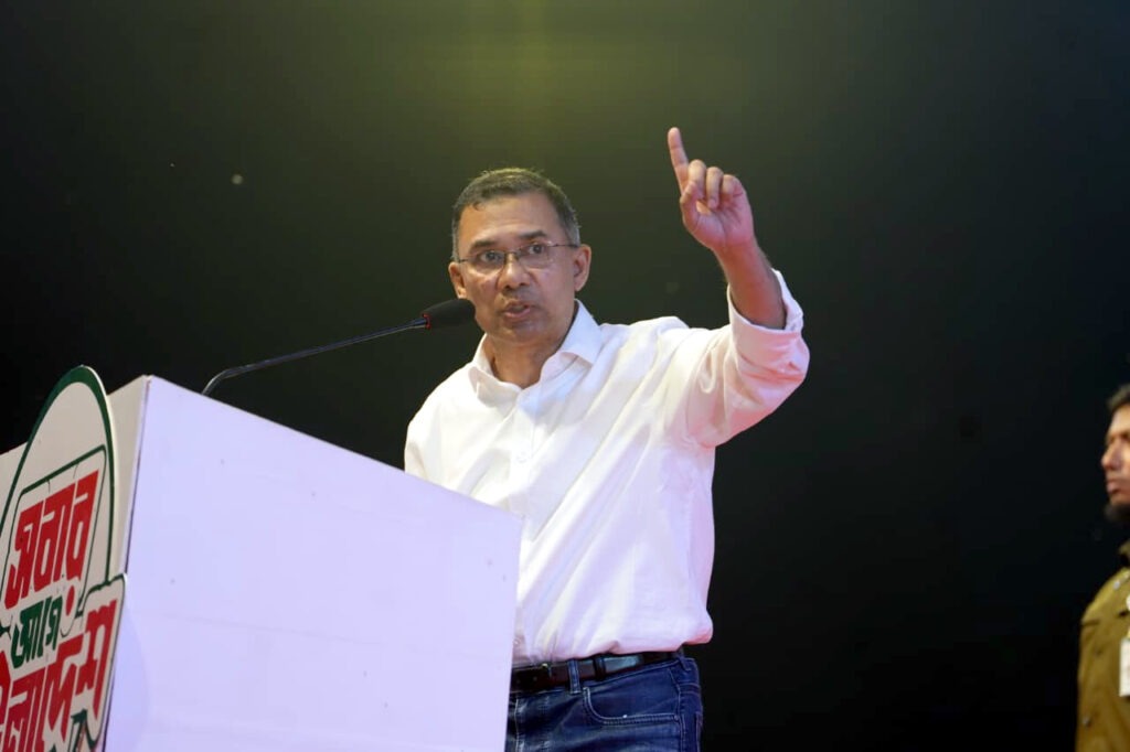 বিজয় মিছিলে ‘না’, জুমার পর বিশেষ মোনাজাতের নির্দেশ তারেক রহমানের