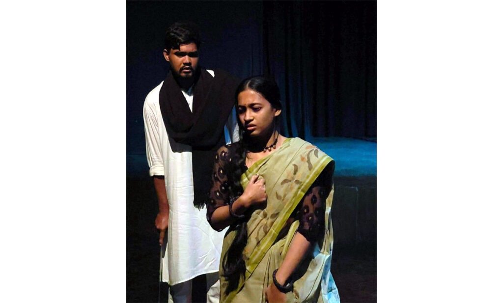 আন্তর্জাতিক মাতৃভাষা দিবসে ঢাবি নাটমণ্ডলে বর্ণাঢ্য সাংস্কৃতিক আয়োজন