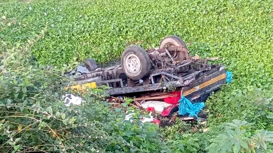 হবিগঞ্জে বাস-পিকআপ ভ্যান সংঘর্ষে নারীসহ নিহত ৪