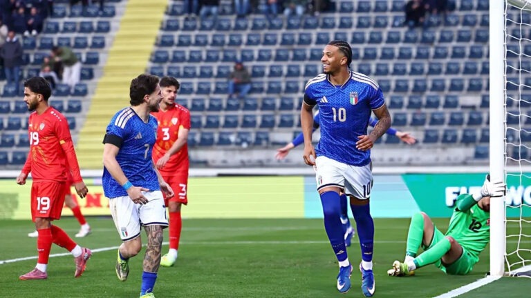 বিশ্বকাপের স্বপ্ন বাঁচল ইতালির