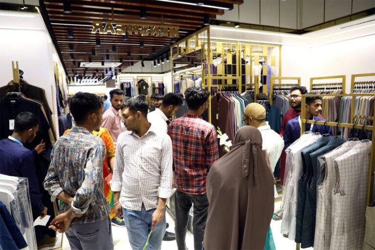 ইল্লিয়ীনের মাল্টি-ব্র্যান্ড স্টোর এখন বরিশালে