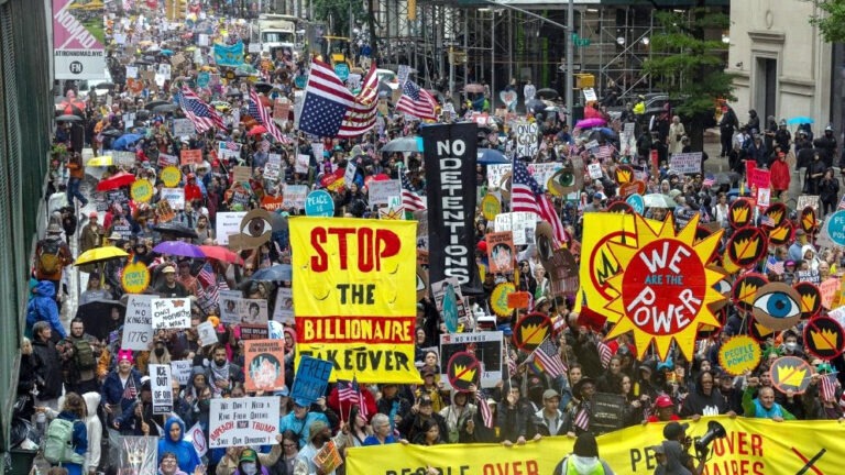 ট্রাম্পবিরোধী ‘নো কিংস’ আন্দোলন ছাড়াচ্ছে অতীতের সব রেকর্ড