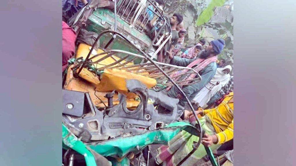 রাজশাহীতে অটোরিকশা-ভটভটি সংষর্ষ, নিহত ৩