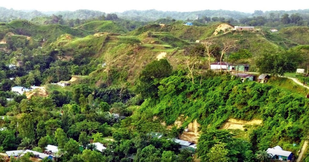 জঙ্গল সলিমপুরে চলছে যৌথ বাহিনীর অভিযান