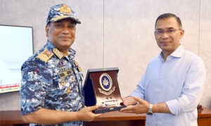 প্রধানমন্ত্রীর সঙ্গে কোস্টগার্ড মহাপরিচালকের সাক্ষাৎ