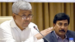 ‘ব্যাংক লেনদেনে কর আরোপের চিন্তা করছে সরকার’