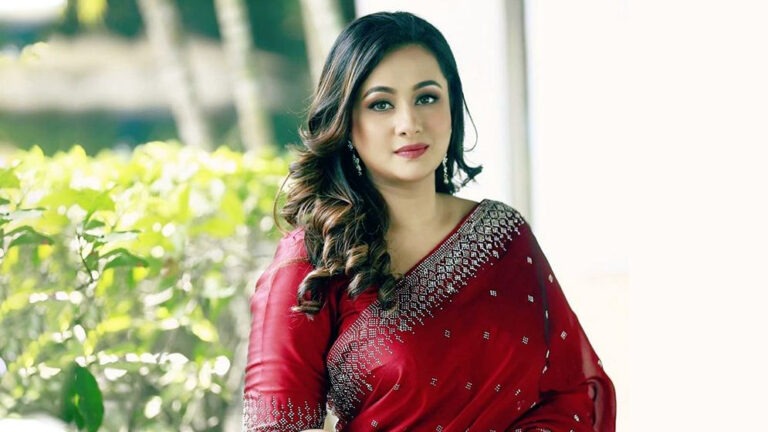 পারমিশন ছাড়াই চিমটি দিয়েছে : পূর্ণিমা