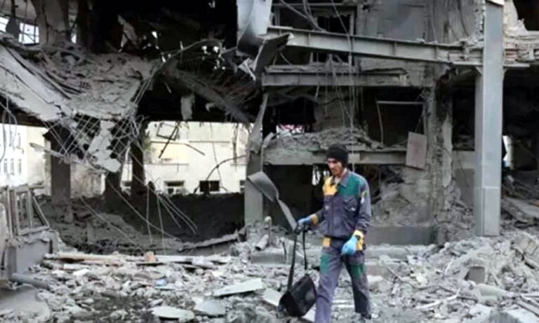 তেহরানে আবাসিক ভবনে বিমান হামলা, নিহত ১৩