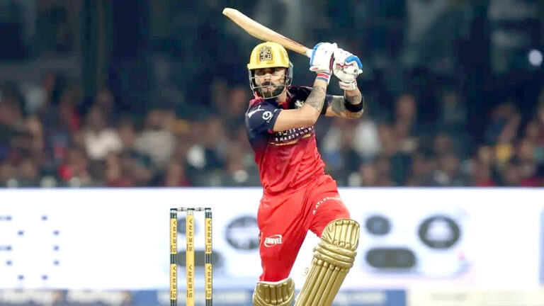 রোহিতের রেকর্ড ভেঙে শীর্ষে কোহলি