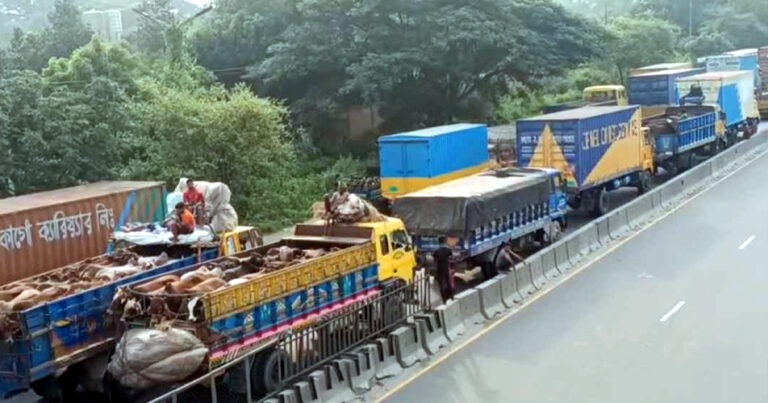 ঢাকা-চট্টগ্রাম মহাসড়কে ১৩ কিলোমিটার যানজট