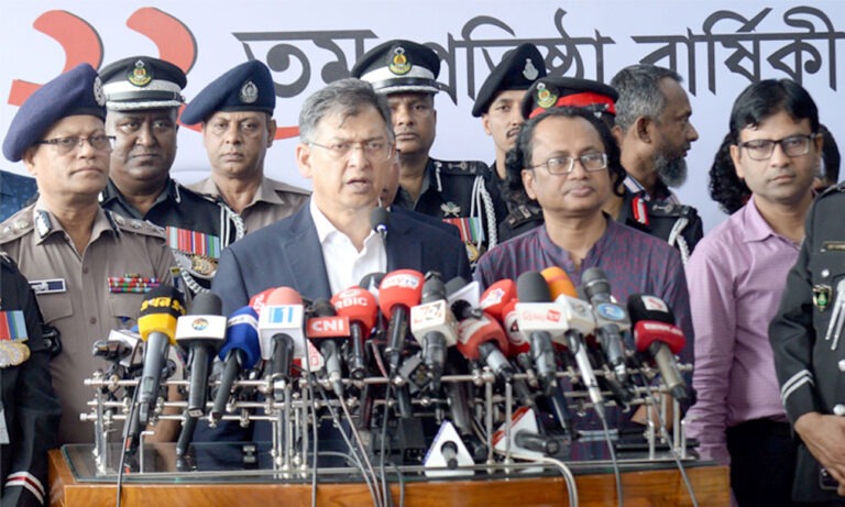 র্যাবের কিছু কর্মকর্তার অপরাধের দায় পুরো প্রতিষ্ঠান নিতে পারে না: স্বরাষ্ট্রমন্ত্রী