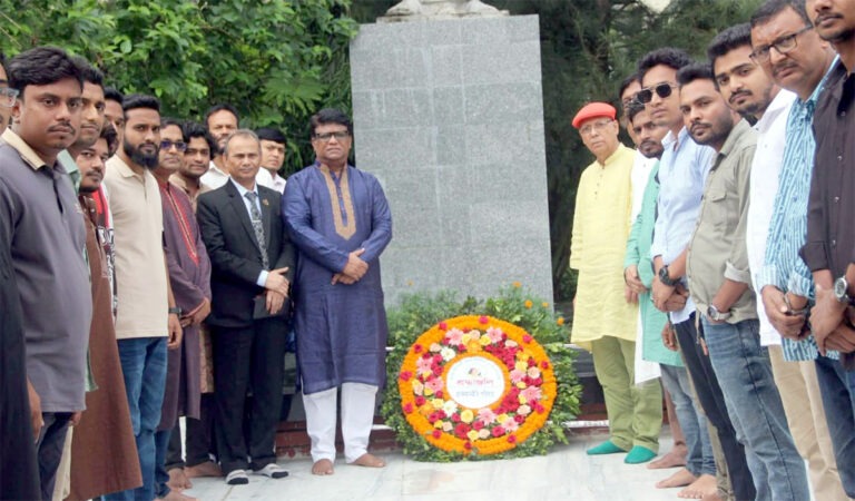 নজরুল জয়ন্তীতে কবির স্মৃতির প্রতি শ্রদ্ধায় নজরুল বিশ্ববিদ্যালয়