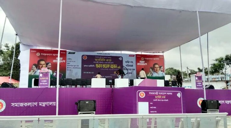 শ্রীমঙ্গলে মঞ্চ প্রস্তুত, প্রধানমন্ত্রীর অপেক্ষায় হাজারো মানুষ