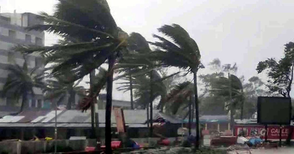 দুপুরের মধ্যে ৬০ কিমি বেগে ঝড়ের শঙ্কা