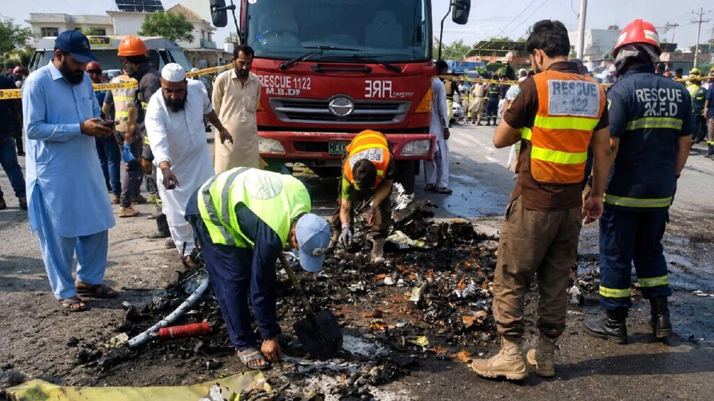 পাকিস্তনে যুদ্ধবিমান বিধ্বস্ত হয়ে ২ পাইলট নিহত