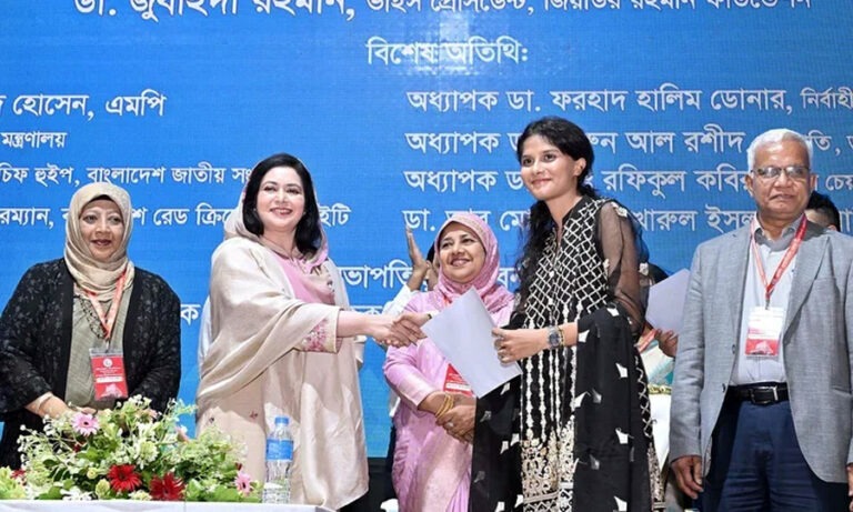 মেডিকেল শিক্ষার্থীদের দেশসেবায় আত্মনিয়োগের আহ্বান ডা. জুবাইদা রহমানের