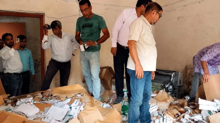 মানুষের দোরগোড়ায় স্বাস্থ্যসেবা পৌঁছে দিতে নানা পরিকল্পনা বাস্তবায়ন করছে সরকার : স্বাস্থ্যমন্ত্রী