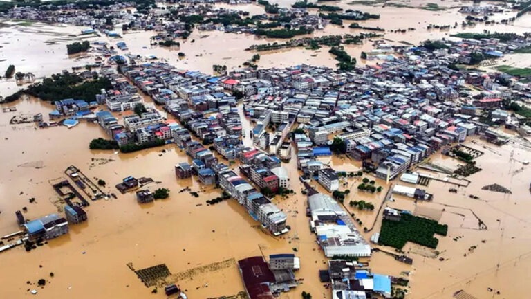 চীনে টর্নেডোর আঘাতে নিহত অন্তত ১৭