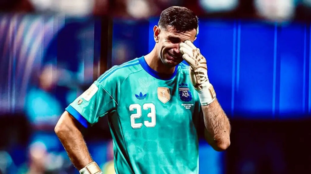 ফাইনাল হারার পর অবসরের ইঙ্গিত এমি মার্টিনেজের!