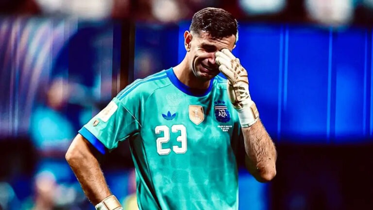 ফাইনাল হারার পর অবসরের ইঙ্গিত এমি মার্টিনেজের!