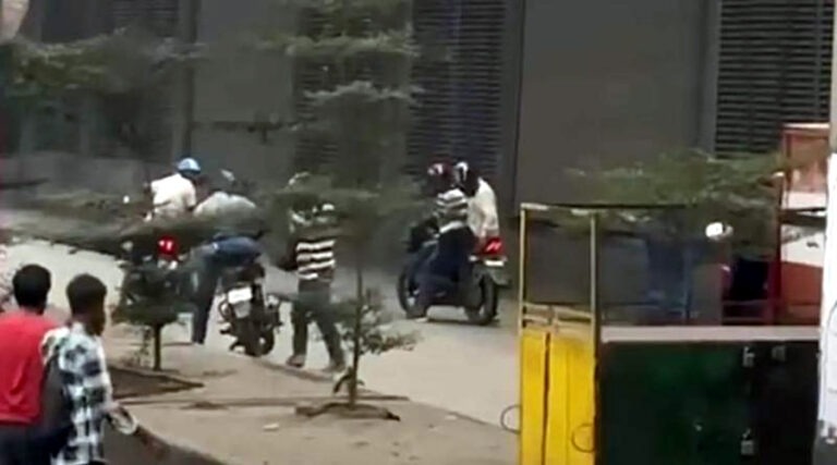 প্রধানমন্ত্রীর খালাতো ভাইয়ের পেট্রোল পাম্পের ১ কোটি ২১ লাখ টাকা ছিনতাই