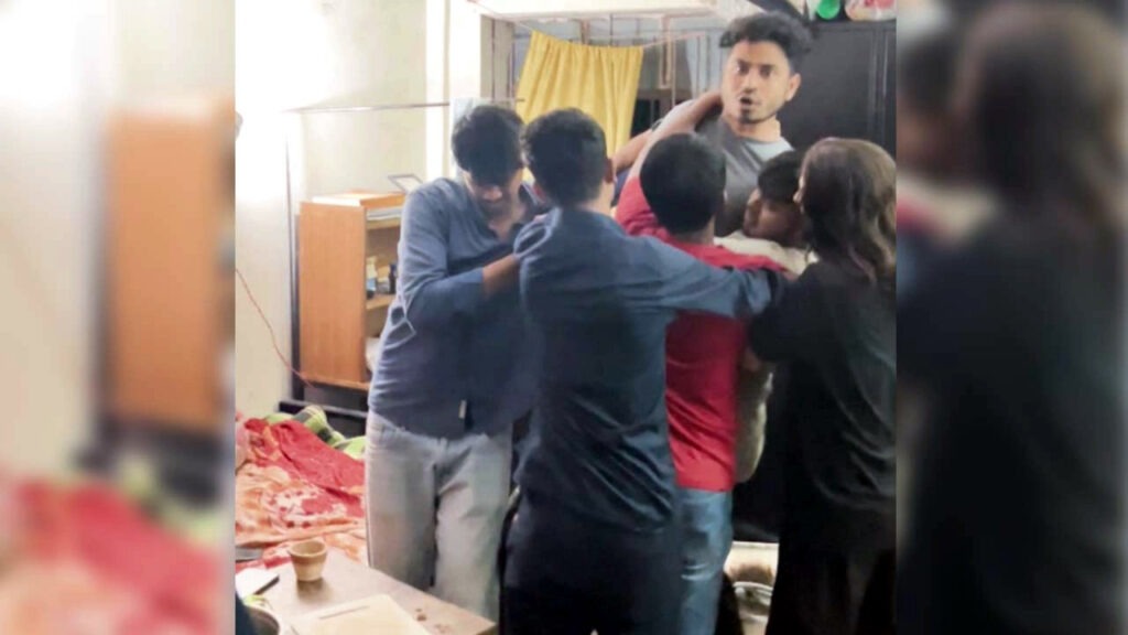 হলের সিট নিয়ে ছাত্রদলের দুই পক্ষের সংঘর্ষ