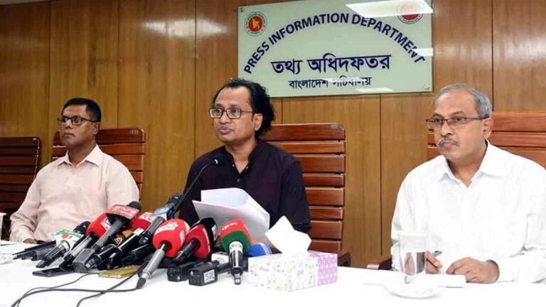 শেখ হাসিনার বক্তব্য প্রচার করলে ব্যবস্থা নেবে সরকার: তথ্য উপদেষ্টা