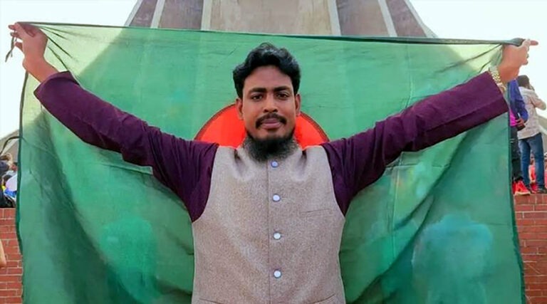 জুলাই যোদ্ধাদের ওপর হামলার প্রতিবাদে রাষ্ট্রীয় অনুষ্ঠান ছাড়লেন আখতার
