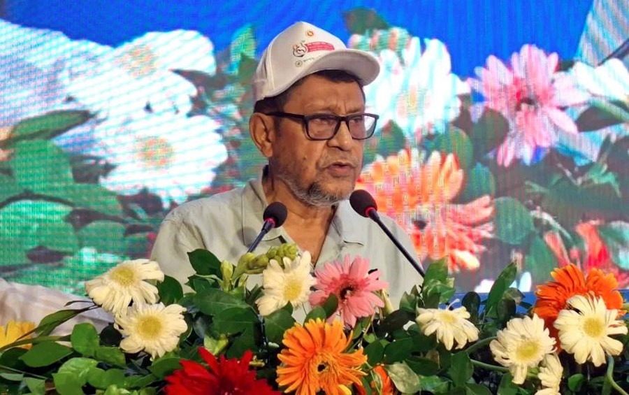 শিশুদের সুস্বাস্থ্যে মায়ের দুধের বিকল্প নেই : স্বাস্থ্যমন্ত্রী