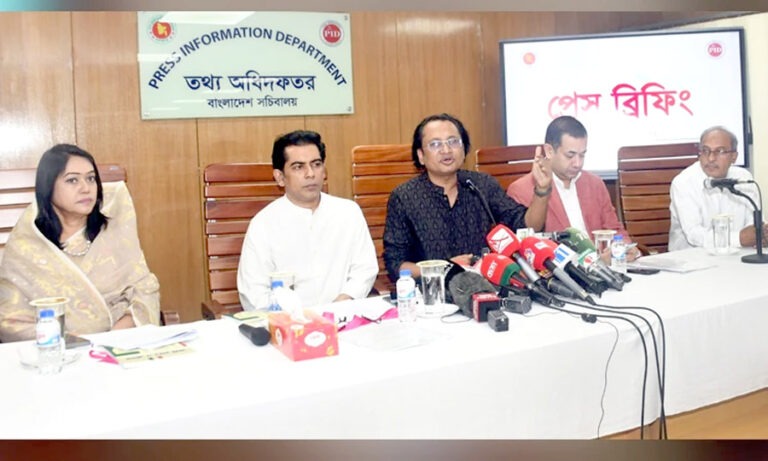 দেশে সারের সংকট নেই, পর্যাপ্ত মজুত আছে: তথ্য উপদেষ্টা