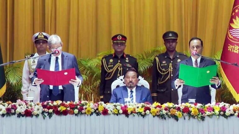 দেশের ২৩তম রাষ্ট্রপতি হিসেবে শপথ নিলেন মির্জা ফখরুল