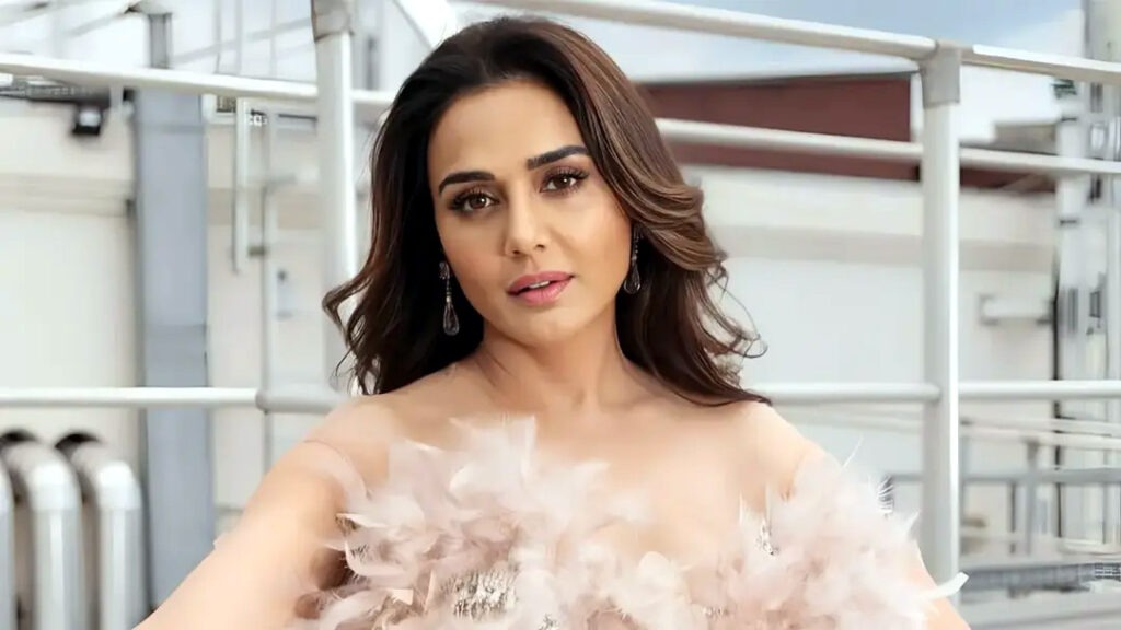 অসুস্থতায় শয্যাশায়ী প্রীতি জিনতা