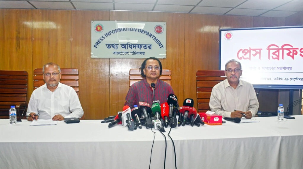 অপতথ্য রোধে সামাজিক ও রাজনৈতিক সচেতনতা দরকার : তথ্য উপদেষ্টা