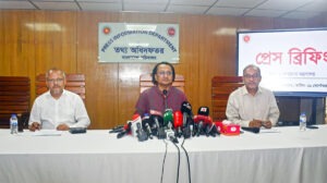 অপতথ্য রোধে সামাজিক ও রাজনৈতিক সচেতনতা দরকার : তথ্য উপদেষ্টা
