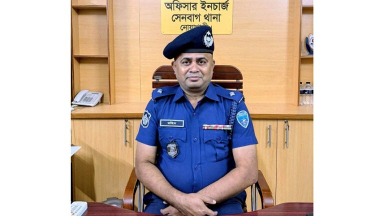 আওয়ামী লীগ নেতার বাড়িতে দাওয়াত খাওয়ায় ওসি প্রত্যাহার