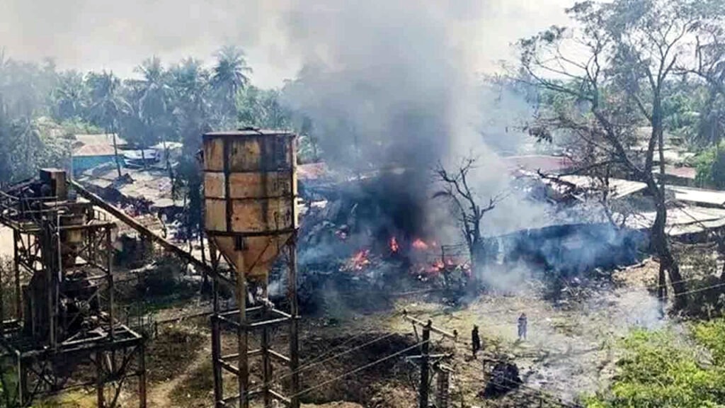 রাখাইনে মিয়ানমারের বিমান হামলায় নিহত ৪৯