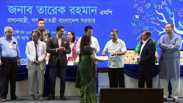 শতাধিক গুণী শিক্ষককে সম্মাননা দিলেন প্রধানমন্ত্রী