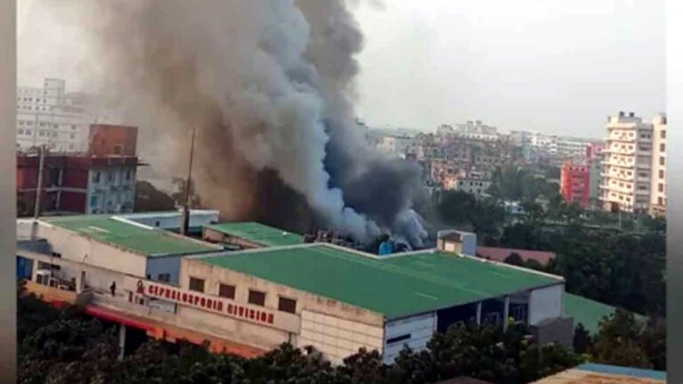 গাজীপুরে ইবনে সিনা ওষুধ কারখানায় আগুন