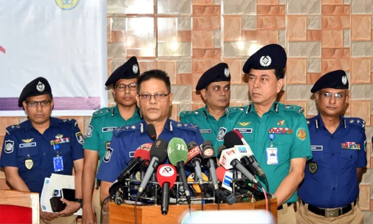 দৃঢ় মনোবল নিয়ে ঘুরে দাঁড়িয়েছে পুলিশ : আইজিপি