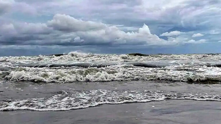বঙ্গোপসাগরে ঘূর্ণিঝড়ের শঙ্কা, আঘাত হানতে পারে যেসব এলাকায়